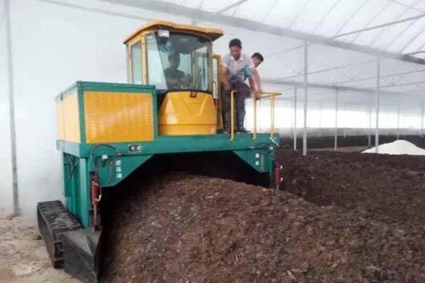 鹤壁有机肥翻堆机设备厂家哪家好？